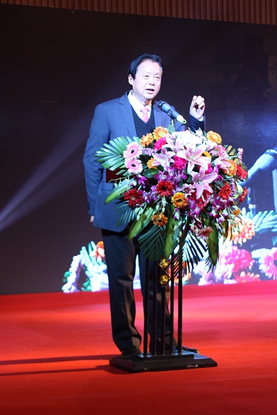 奇发28十年，，，，，携手同辉