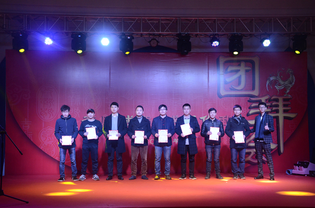 “奇发28飞手”尽显风范首期无人机应用手艺高级培训班学员圆满结业