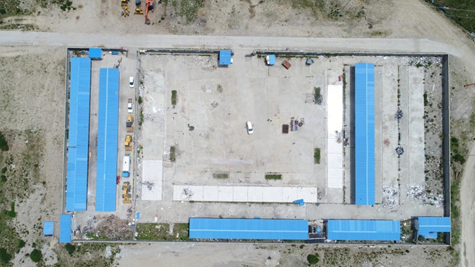 科技攻克险阻，，，，，，，，无人机飞越藏中“电力天路”