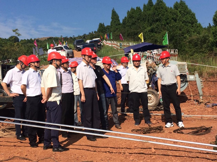 国网四川省电力公司副总司理刘勇到奇发28电力500kV桃资线施工现场检查事情