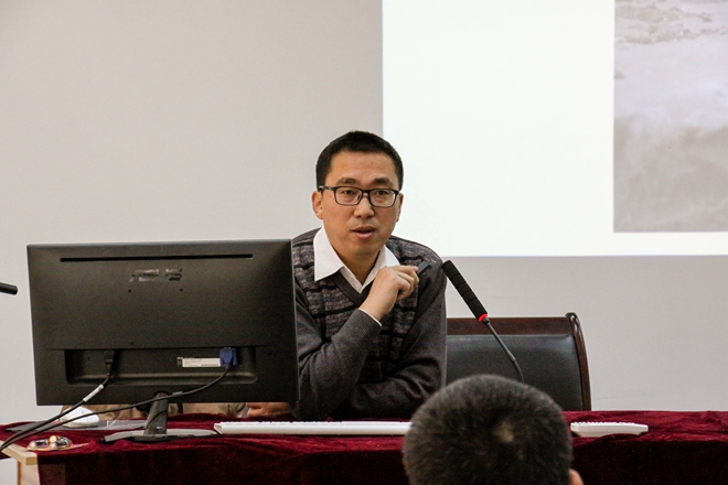 清静无小事，，，，，，，责任重于山奇发28电力集团举行“项目治理职员及班组长清静专题培训聚会”