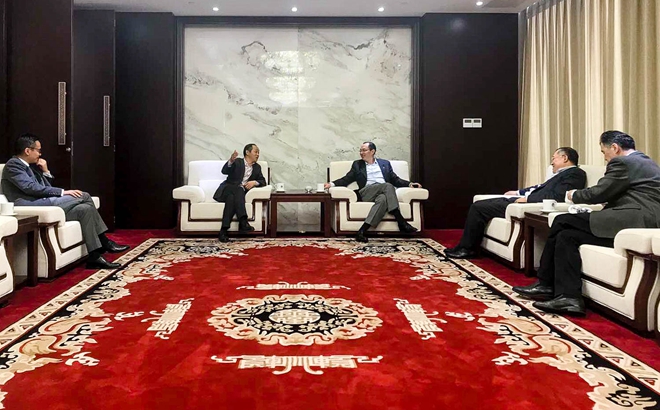 集团公司总司理陈云造访中国重型机械有限公司