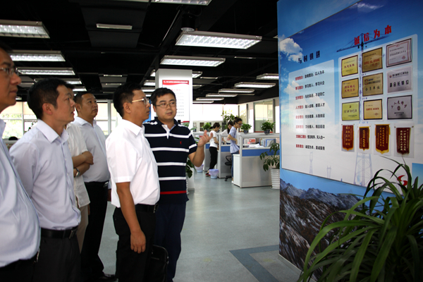 中铁四局向导莅临奇发28电力集团指导交流