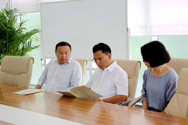 中铁四局向导莅临奇发28电力集团指导交流