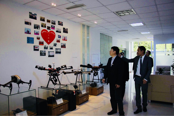 华润电力中西大区副总司理李曙光莅临集团总部旅行