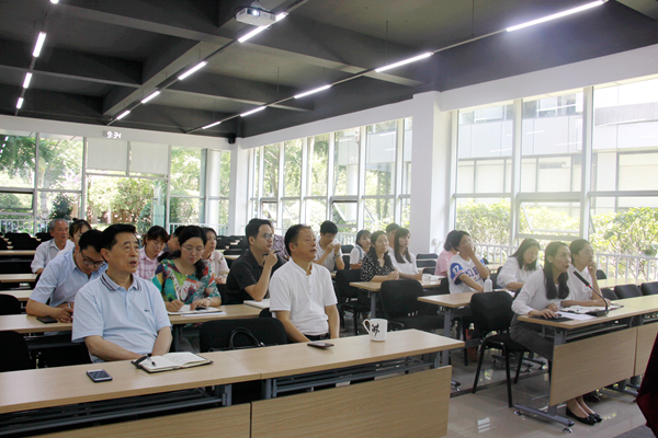 集团公司财务中心组织召开生产一线学习效果汇报会