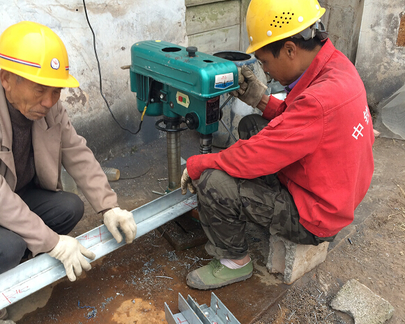 公司总司理深入第一线催促检查落实验工计划 500kV普洪一线铁塔刷新工程胜利完成