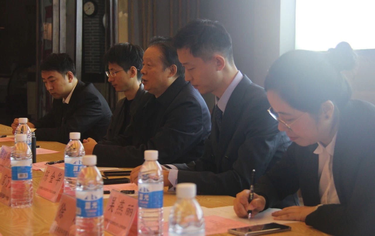 【动态】校企相助育梓楠，，，，，科技助力促生长