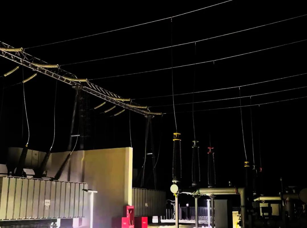 承德围场向阳湾（300MW）220kV汇流站项目一次性倒送电乐成