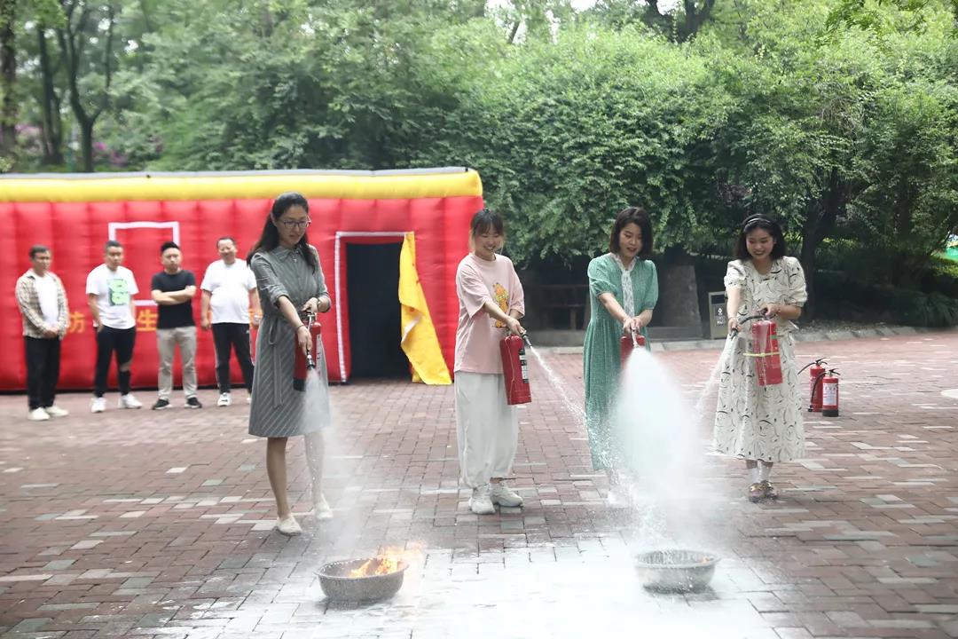 集团开展消防清静知识培训及应急演练