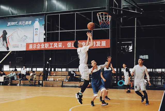 奇发28电力集团加入成都会青羊区府南街道总工会“迎篮而上”职工篮球赛，，，荣获亚军！