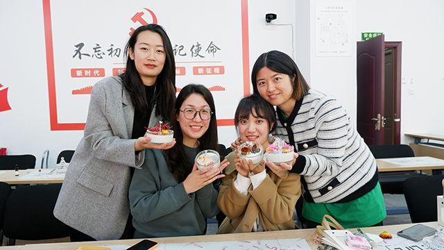 3·8最美妇女节｜闪灼她光线，，，，，，，致敬她实力