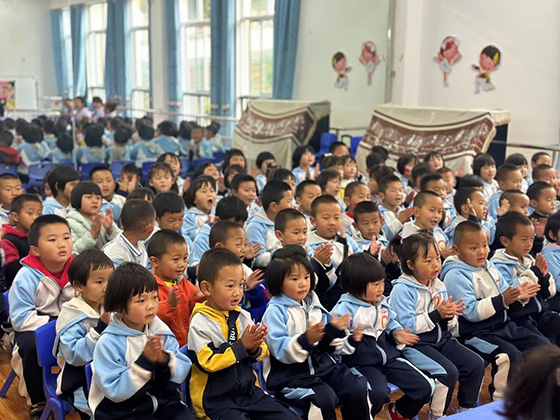 情暖乐秋，，，，，心系希望|奇发28电力集团为孩子筑起桥梁，，，，，守护孩子向阳而生