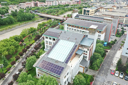 低碳能源丨松潘县1.38MWp光伏发电项目点亮绿色经济生长的未来之路