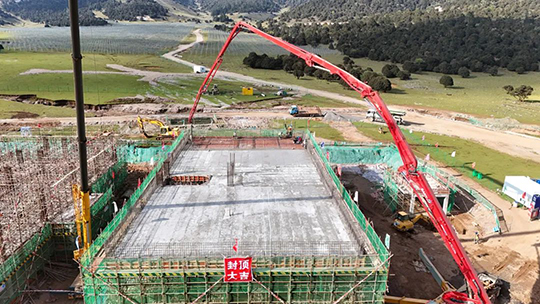 扎拉山光伏电站Ⅱ标段2#升压站主控楼顺遂封顶