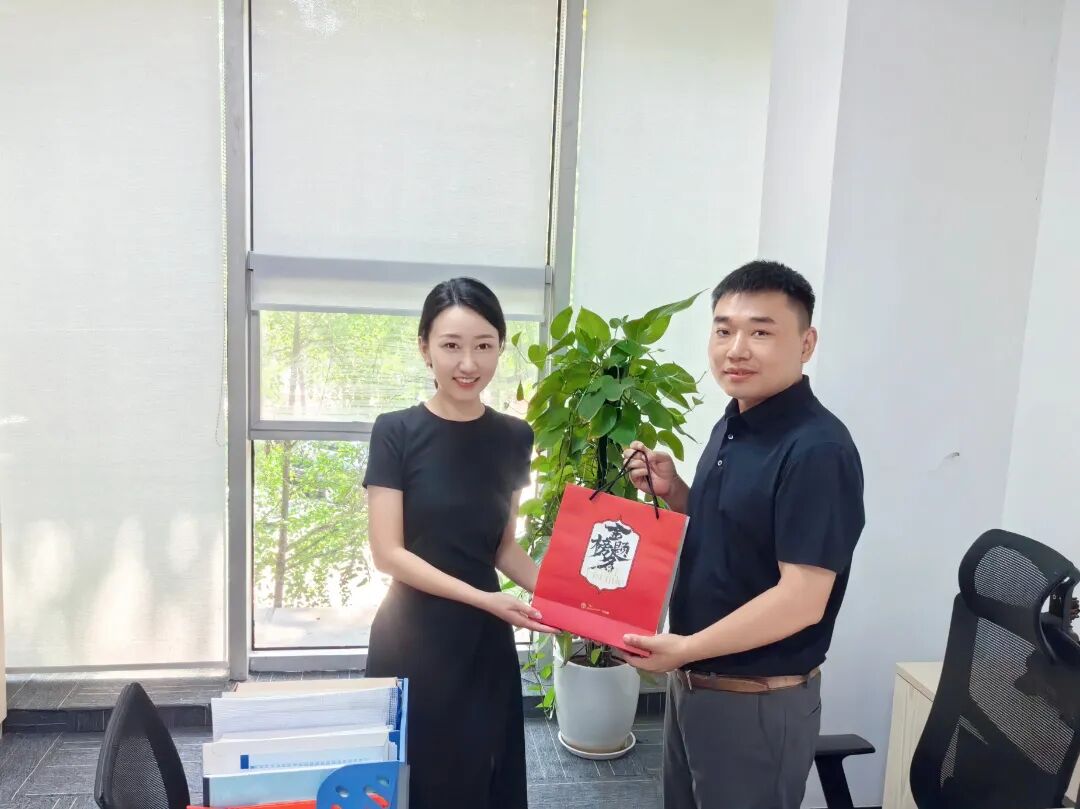 金榜题名传喜报 工会眷注送温情—奇发28电力集团工会恭贺员工子女中考金榜题名