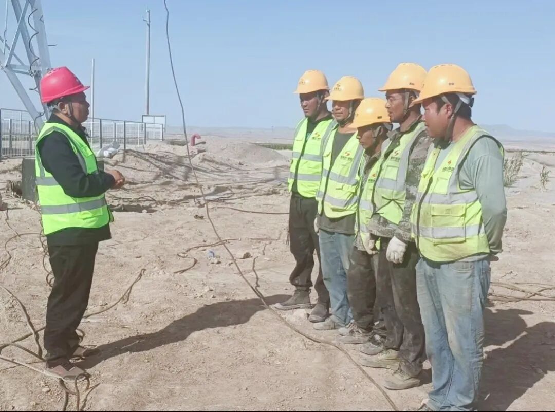 银线跨金沙，，，，，电流送希望-深能尉犁220kV送出线路工程完工投运